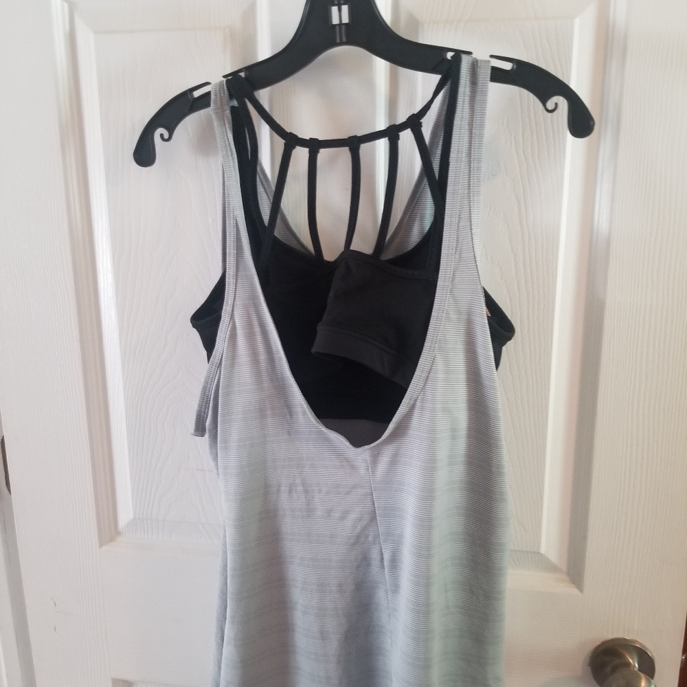 Athleta workout top - Picture 2 of 6